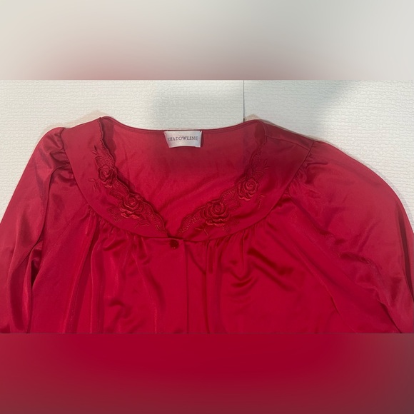 Shadowline Ruby Red Robe with Rose embroidery and red pearl buttons
1X - Picture 2 of 4
